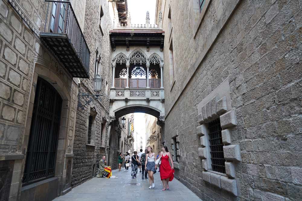 Pueblos de Barcelona: 7 Destinos para tu Próxima Aventura 4 Wine Gogh