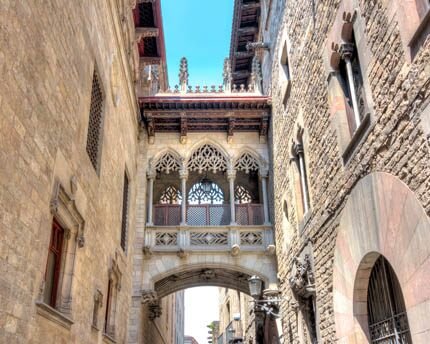 Qué ver en Barcelona en un Día: Un Viaje de Arte y Sabores en 24 horas 3 Wine Gogh