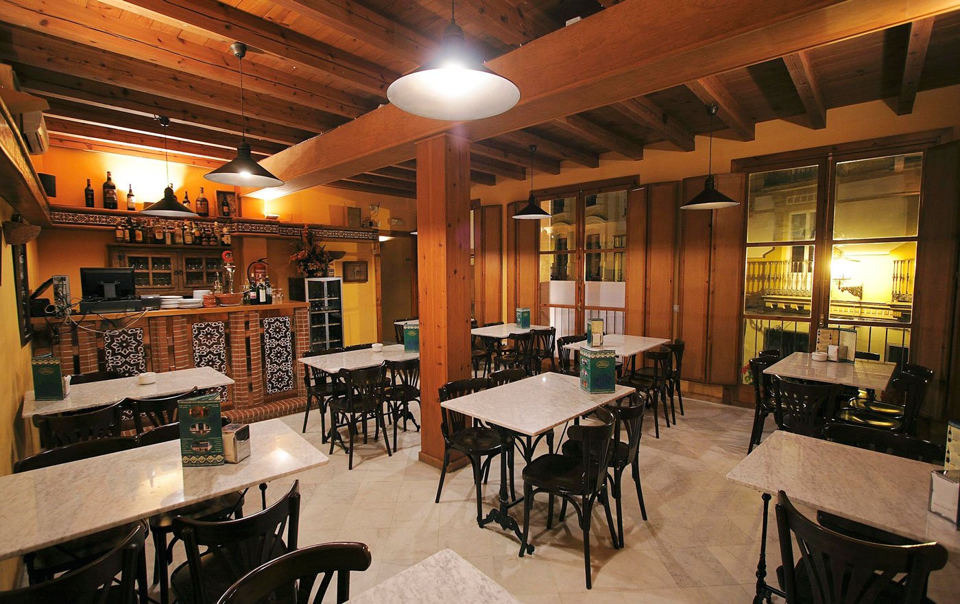 5 Sitios para Tomar Algo en Sevilla 3 Wine Gogh