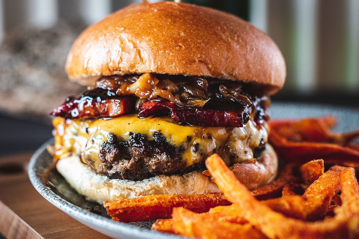 Hamburguesería Madrid: 1 Recorrido por el Sabor 8 Wine Gogh