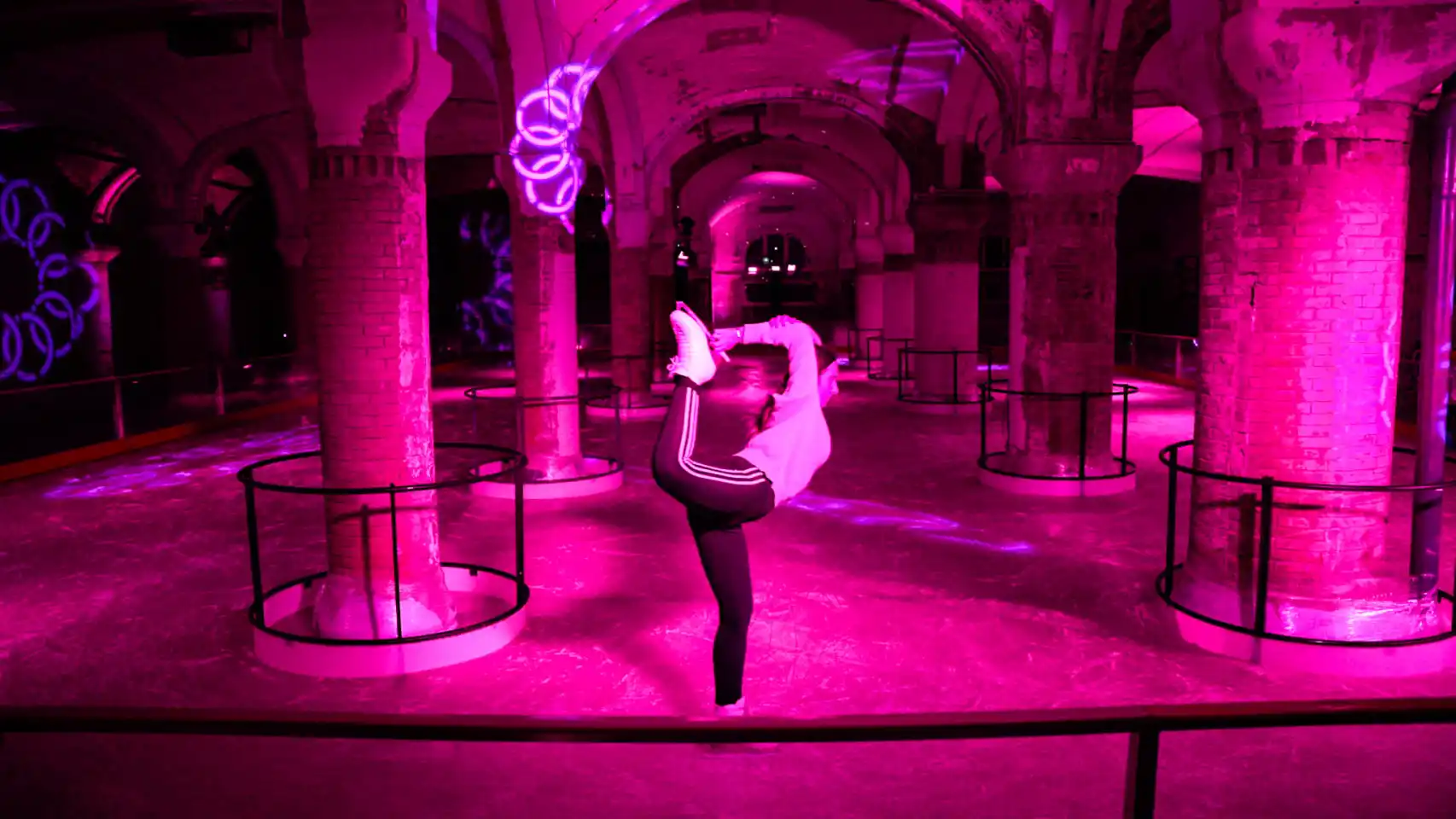 Pista de Hielo Barcelona: 1 Lugar de Diversión y Deporte 2 Wine Gogh