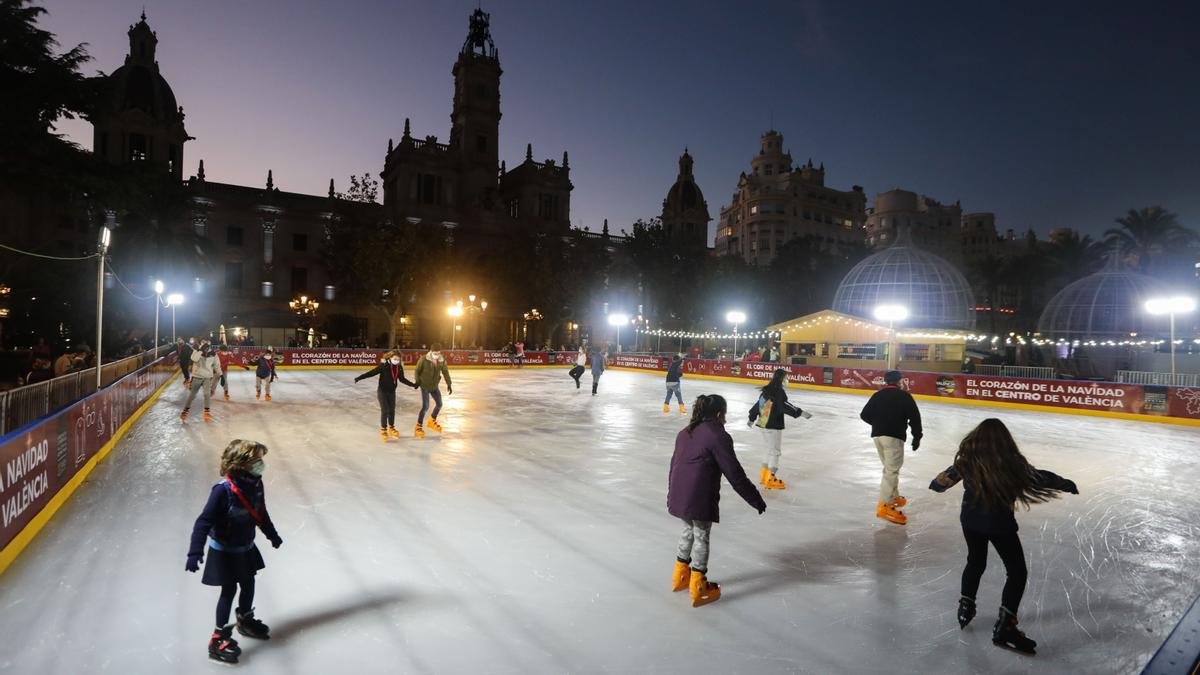 Pista de Hielo Valencia: 1 Destino Invernal Encantador 1 pista de hielo valencia