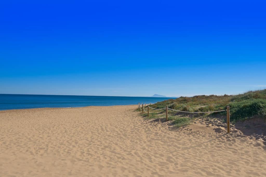 Playas Nudistas en Valencia: 1 Guía Completa para el Verano 4 Wine Gogh