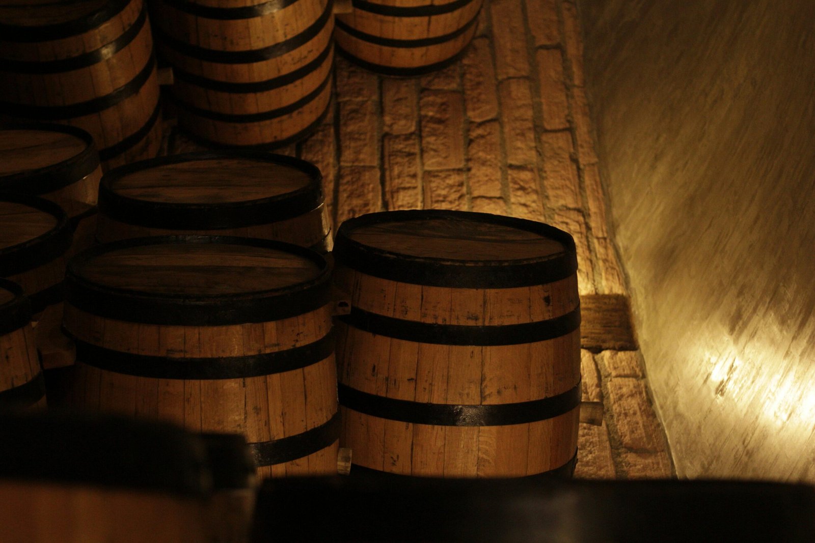 Madrid Secreto; Descubriendo los Tesoros Ocultos de Madrid Top7 3 Wine Gogh