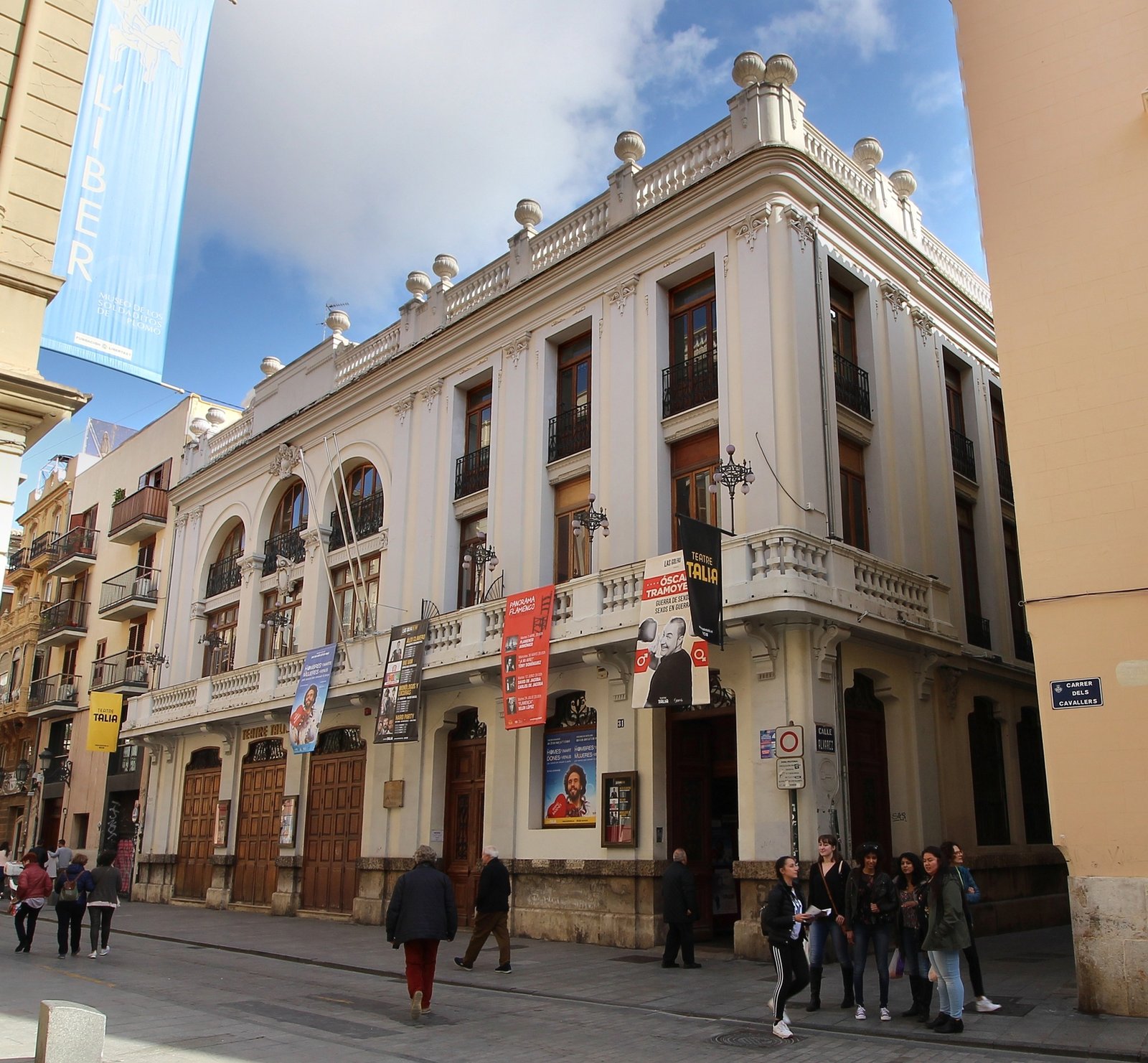 El Teatro Talía en Valencia: 1 Icono Cultural 2 Wine Gogh