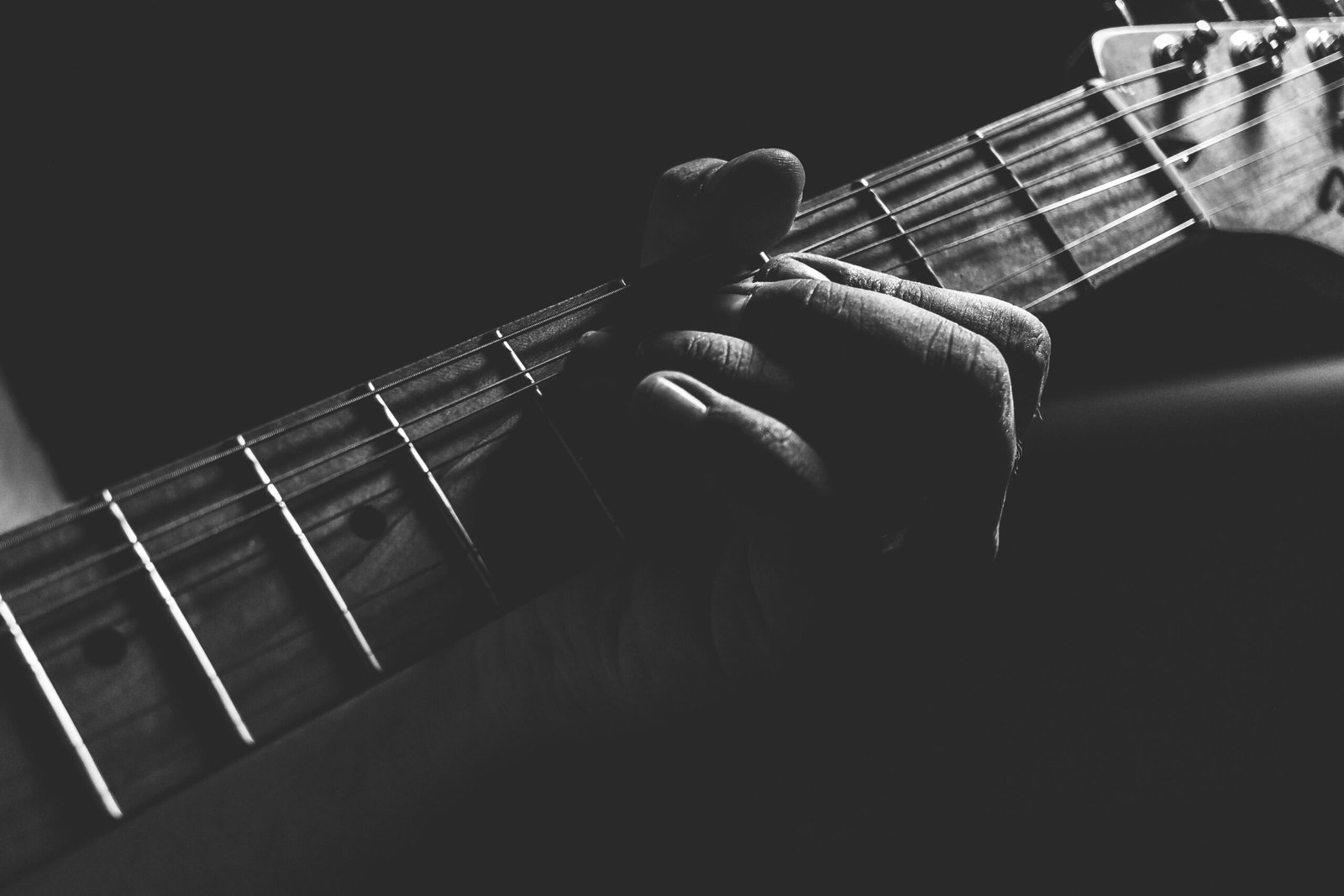 Jazz Sevilla; Descubriendo la Escena Jazzística de Sevilla 5 Lugares Top Emblemáticos para Disfrutar de la Música en Vivo 3 Wine Gogh
