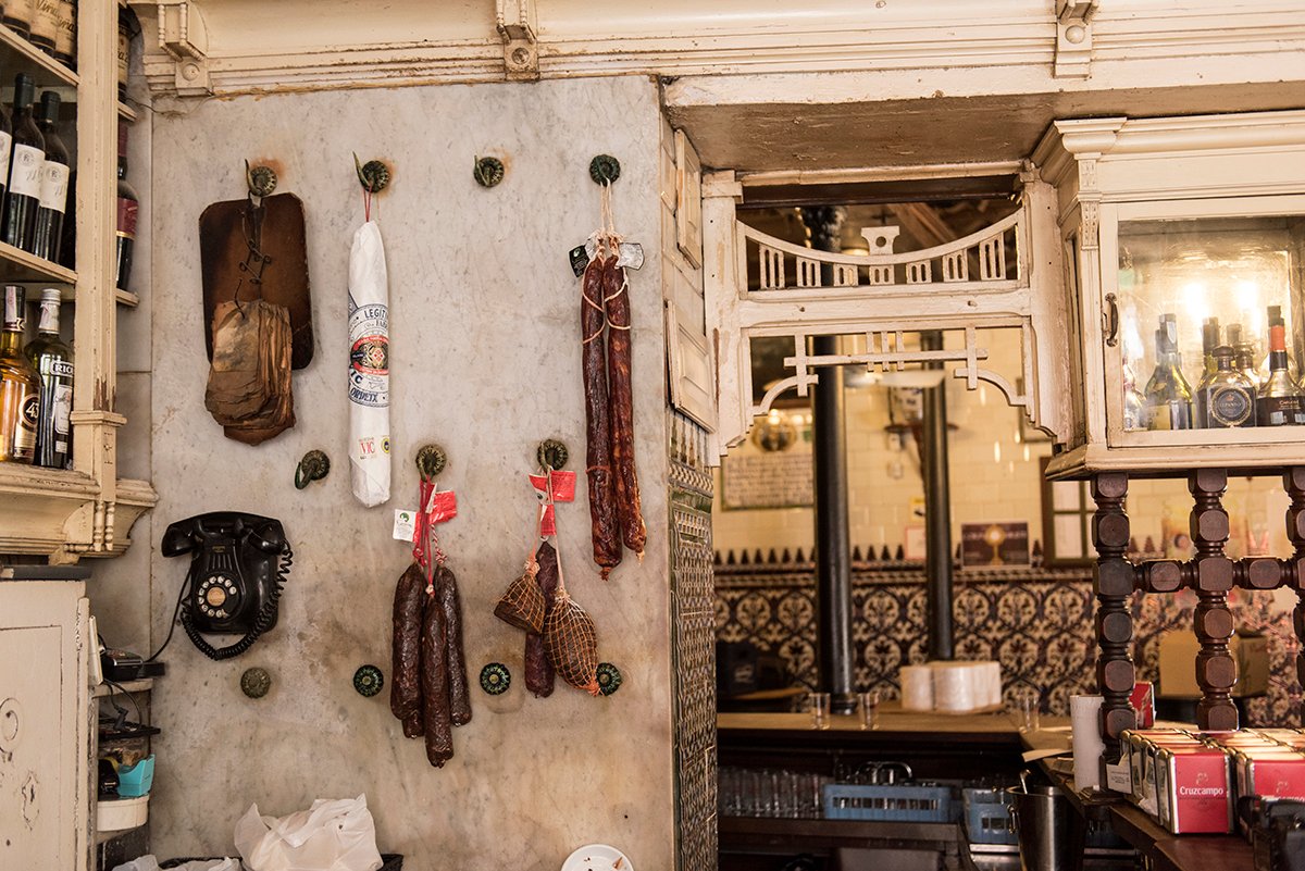 El Rinconcillo Sevilla: 1 Tesoro Escondido en el Corazón de Andalucía 4 Wine Gogh