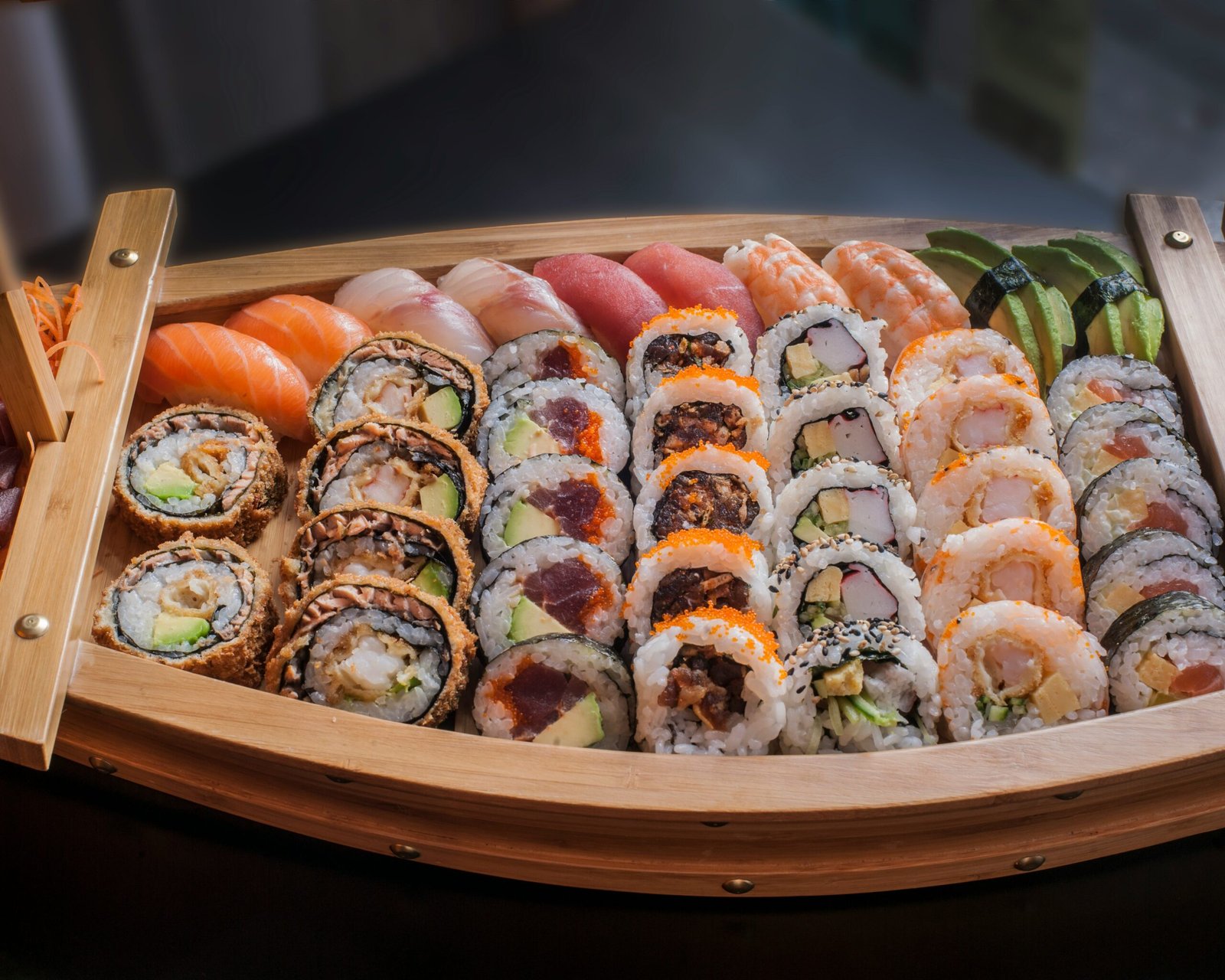Sushi Barcelona; Descubre los 5 Mejores Destinos Top de Sushi en Barcelona, Una Experiencia Gastronómica de Primer Nivel 5 Wine Gogh