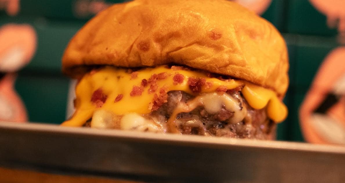 Descubre Bacanal Burger: 4 Razones para Visitar esta Hamburguesería en Sevilla 2 Wine Gogh