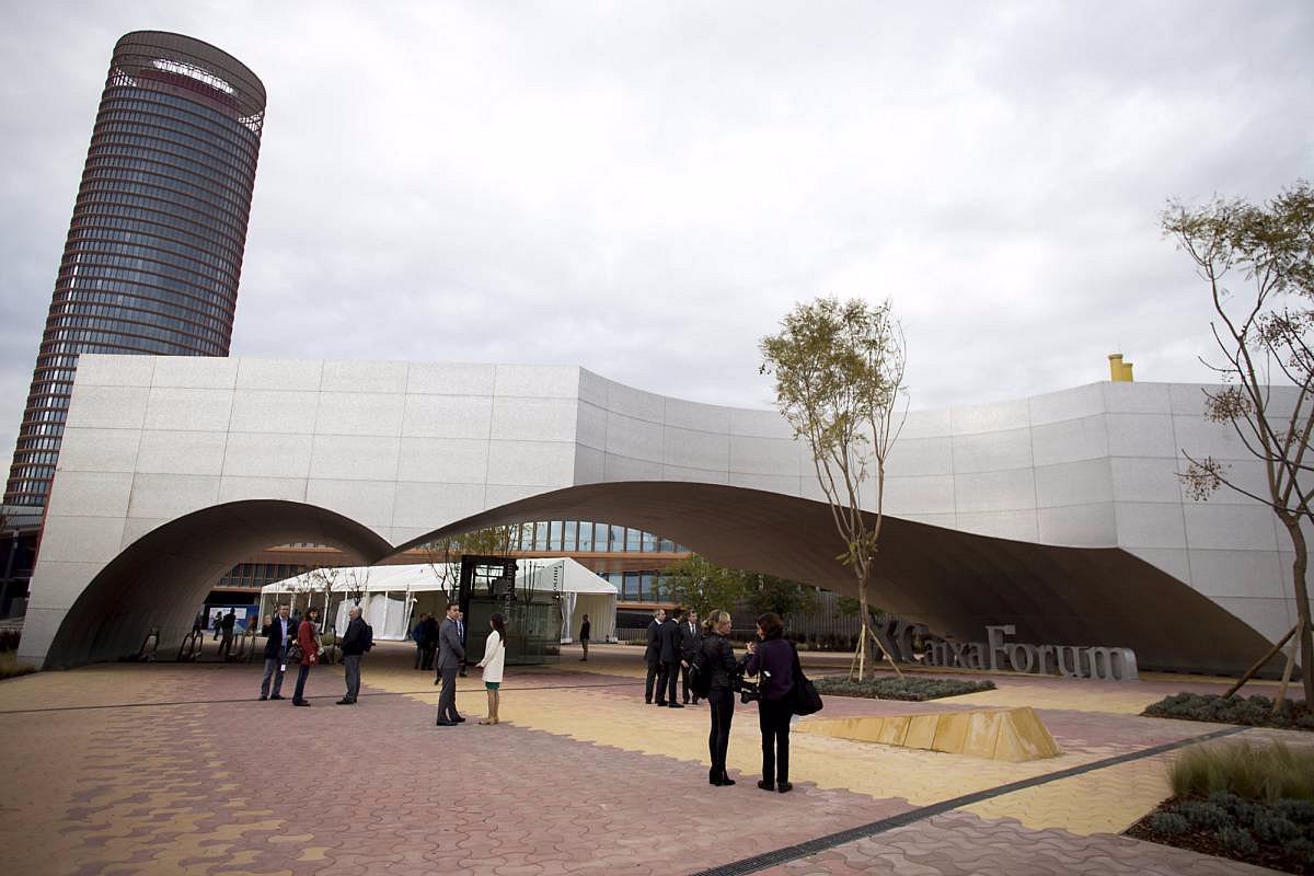 10 Aspectos Clave del CaixaForum Sevilla que No Puedes Perderte 2 Wine Gogh