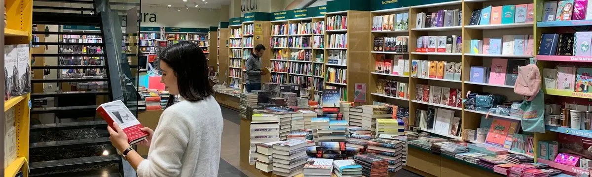 Las Mejores Librerías de Málaga: 1 Viaje Literario 2 Wine Gogh