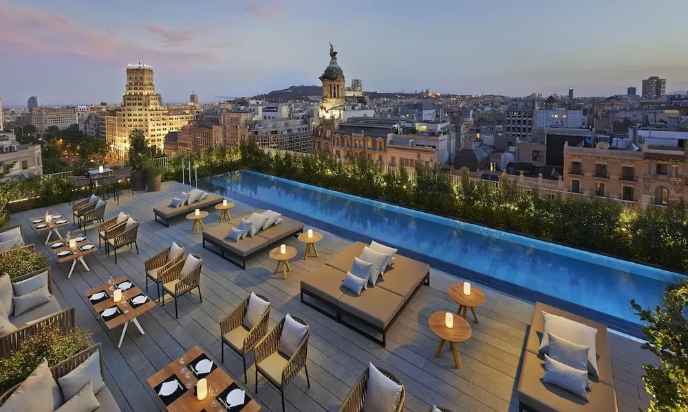 Planes con Amigos en Barcelona 6 Recomendaciones para Disfrutar 4 Wine Gogh