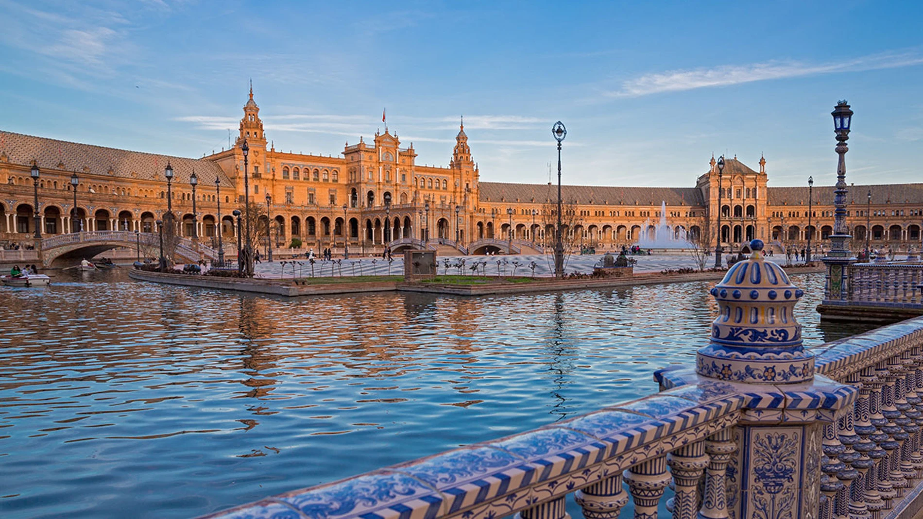 Qué Hacer en Sevilla: 1 Guía Completa de Actividades y Lugares Imperdibles 3 Wine Gogh