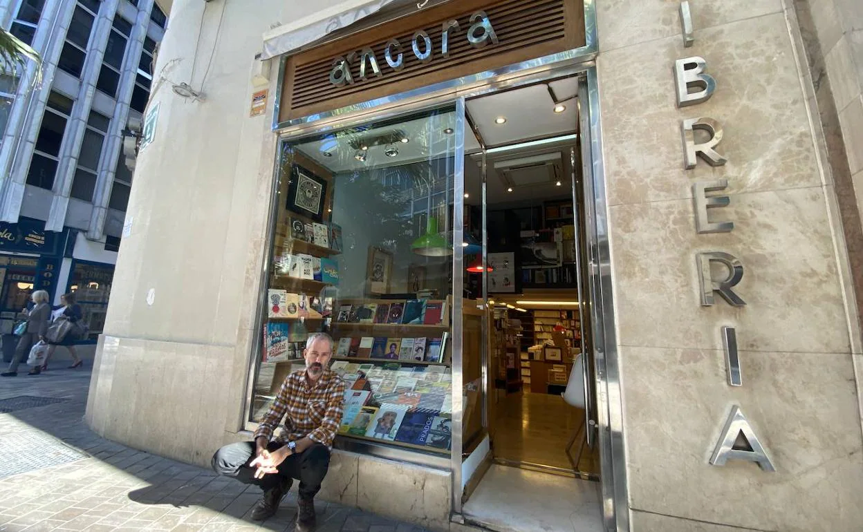 Las Mejores Librerías de Málaga: 1 Viaje Literario 4 Wine Gogh