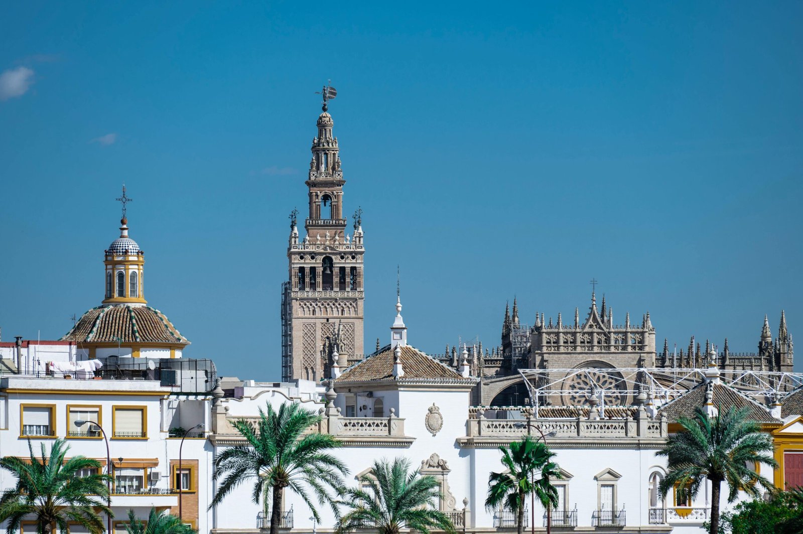 Triana en Sevilla; Descubre los 5 Secretos Asombrosos de Triana El Corazón Flamenco de Sevilla 5 Wine Gogh