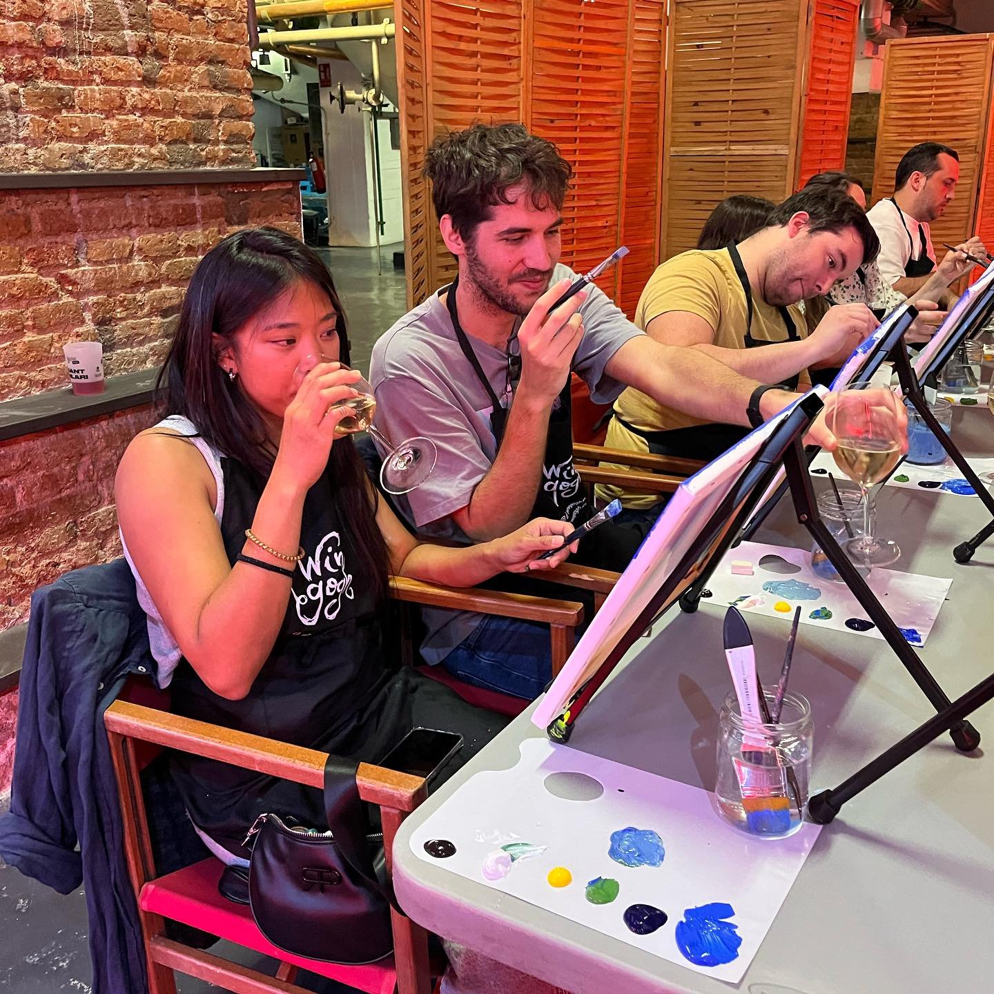 Pintar Cuadros Malaga; 5 Claves Imprescindibles para Disfrutar Pintando Cuadros en Málaga con Wine Gogh 3 Wine Gogh