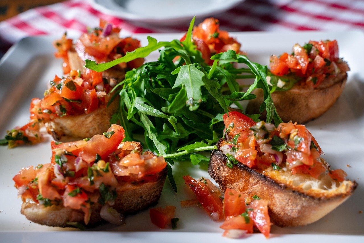 Que regalar en Sevilla; 5 Regalos Exclusivos de Sevilla que Encantarán a Cualquiera 3 bruschetta 4282898 1280