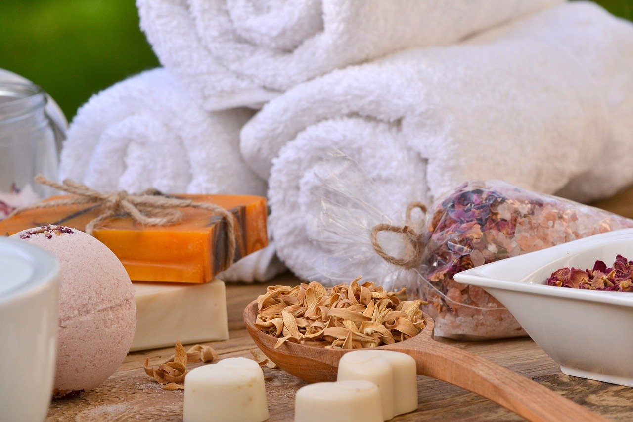Que regalar en Málaga; 5 Regalos Exclusivos en Málaga para una Experiencia Inolvidable 5 herbs 3119132 1280