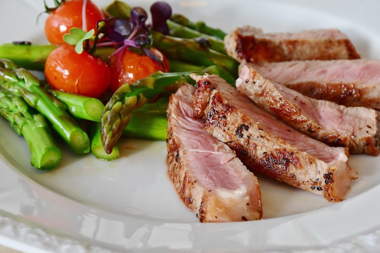 Almuerzo con amigos en Madrid; Descubre 5 lugares irresistibles para almorzar con amigos en Madrid 4 asparagus 2169305 1280 1