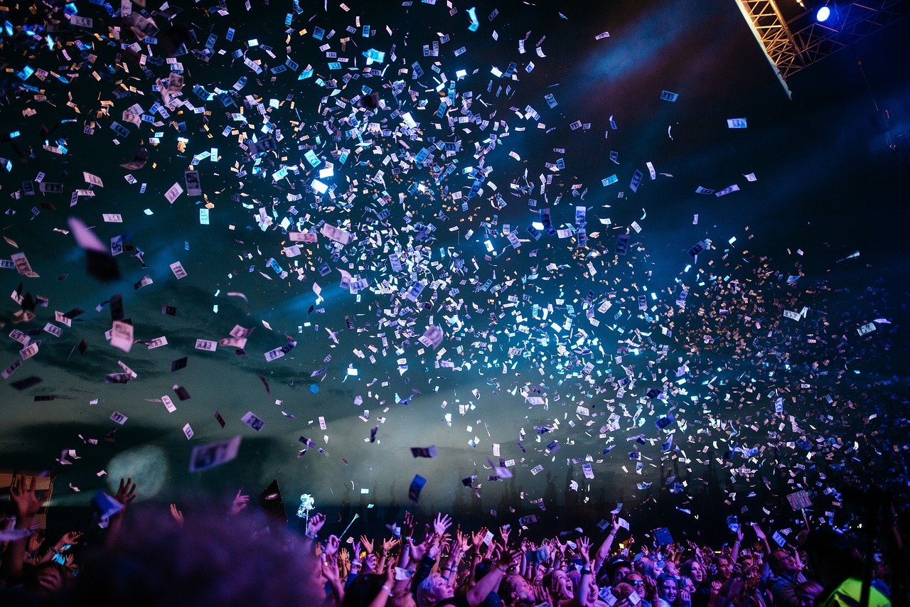 Madrid que hacer hoy; 5 Planes Irresistibles para Disfrutar Hoy en Madrid y Romper la Rutina 3 confetti 2571539 1280