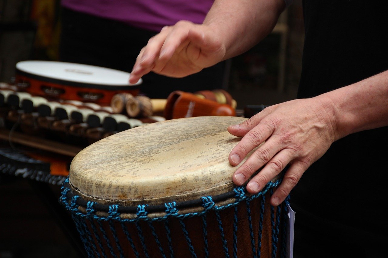 Lugares top en Madrid; 5 Lugares Increíbles que Debes Visitar en Madrid para una Experiencia Única 3 djembe 2413970 1280