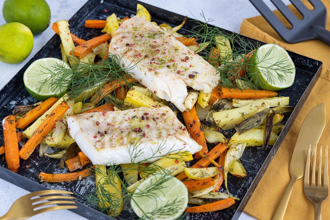 Almuerzo con amigos en Madrid; Descubre 5 lugares irresistibles para almorzar con amigos en Madrid 5 fish 8031138 1280