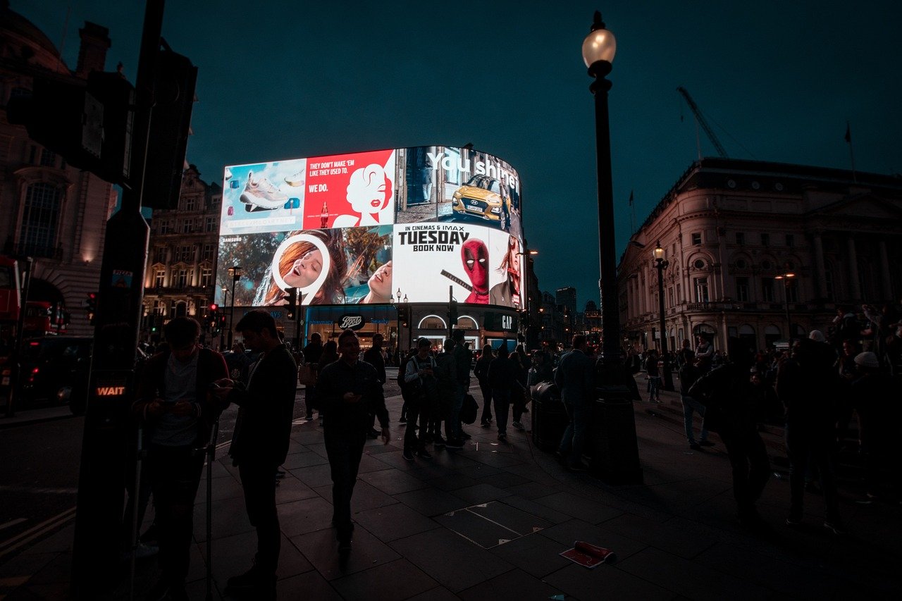 Noches de verano en Sevilla; 5 Experiencias Mágicas para Disfrutar las Noches de Verano en Sevilla 1 london 3794348 1280