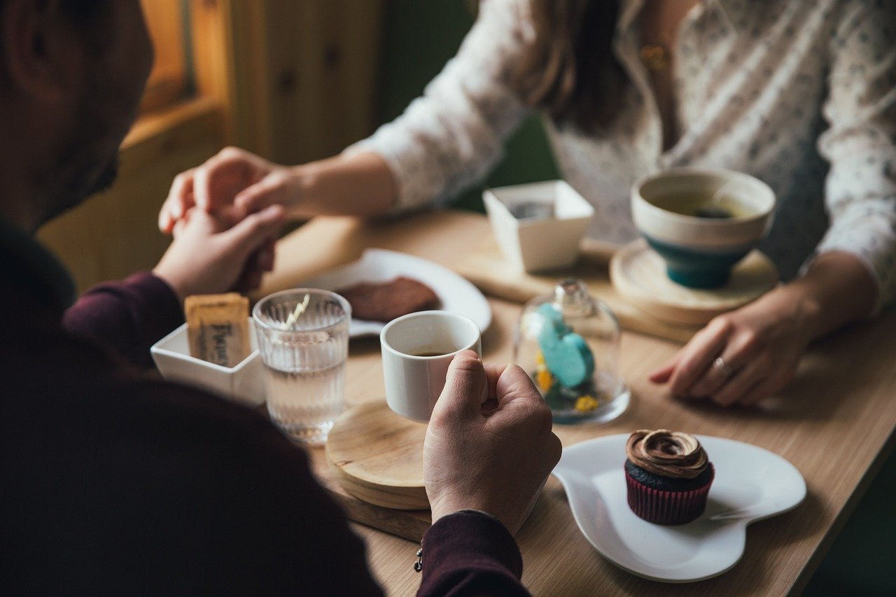 Cafés en Sevilla; 5 Cafés Increíbles en Sevilla que Debes Visitar 3 man 2557408 1280
