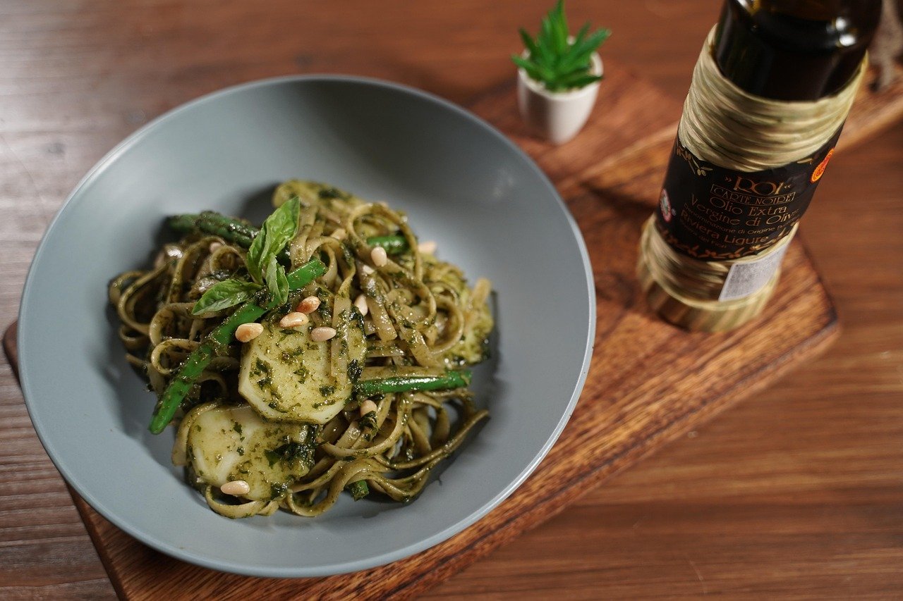 Almuerzo con amigos en Sevilla; 5 Increíbles Lugares para un Almuerzo con Amigos en Sevilla 2 pasta 4612964 1280