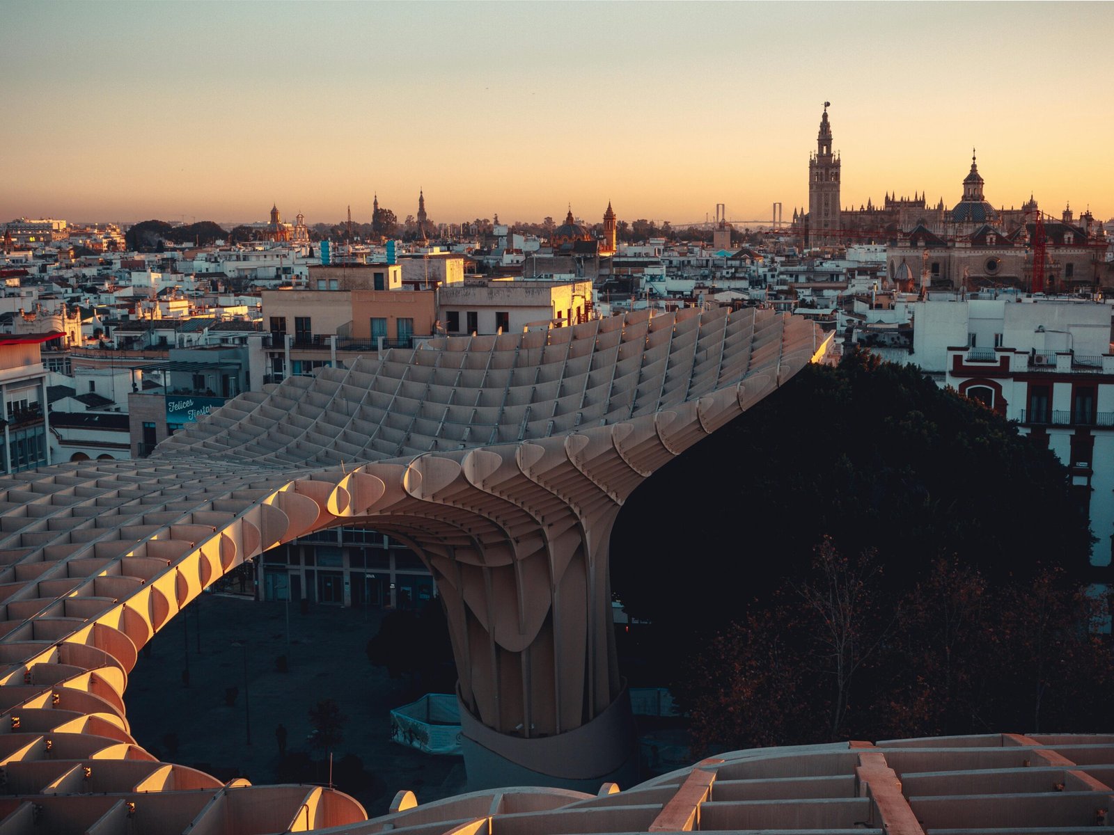 El Arte en Sevilla: 1 Viaje a través de la Historia y la Cultura 2 Wine Gogh