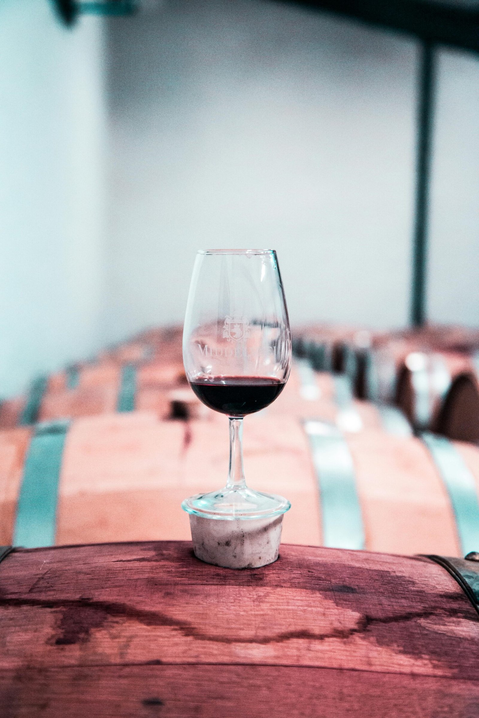 Donde disfrutar un vino en Sevilla: 4 Lugares Imperdibles para Disfrutar del Mejor Vino en Sevilla 1 Disfrutar vino