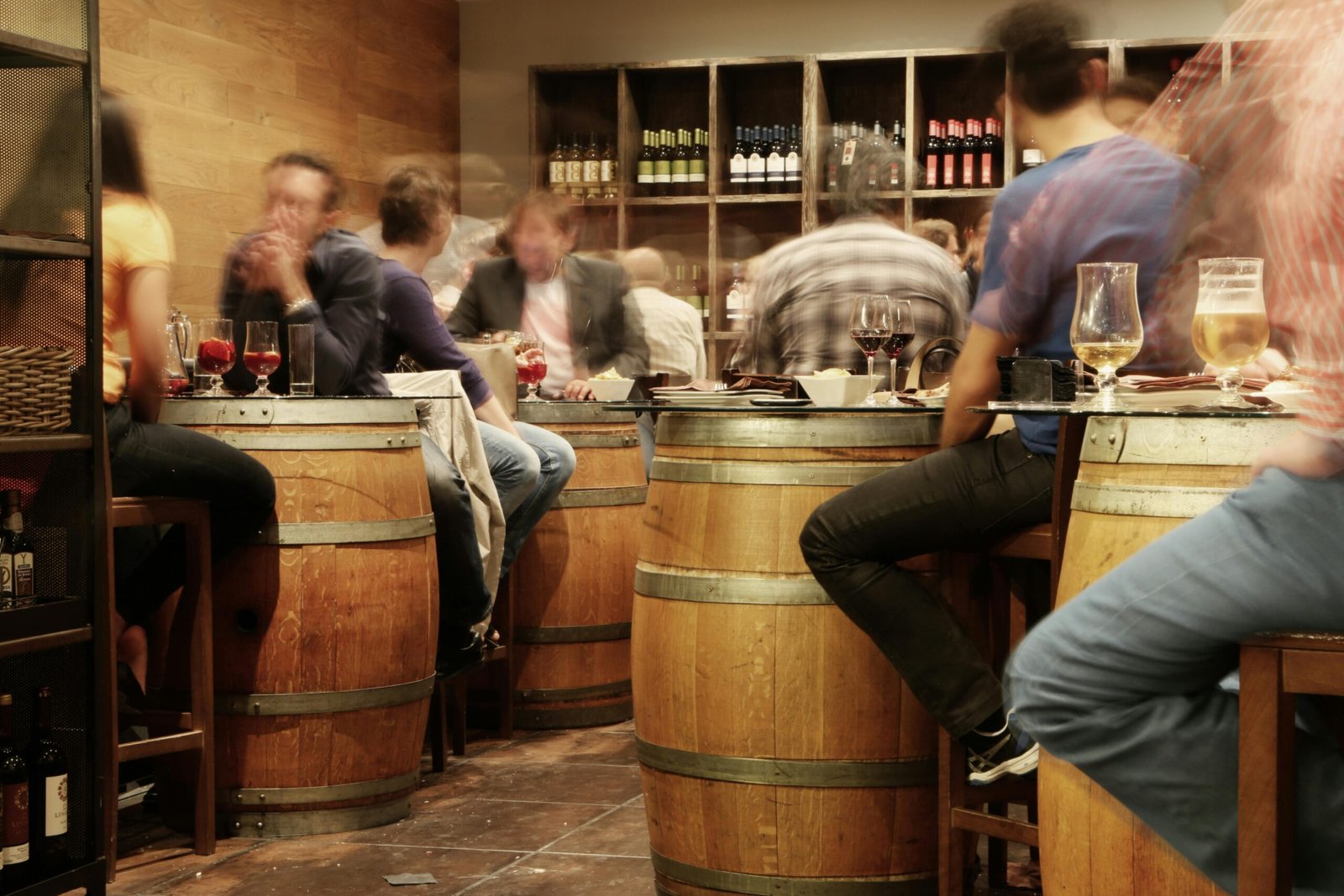Dia del Trabajador: 5 Planes Imperdibles para Celebrar el Día del Trabajador en Málaga 4 Winegogh