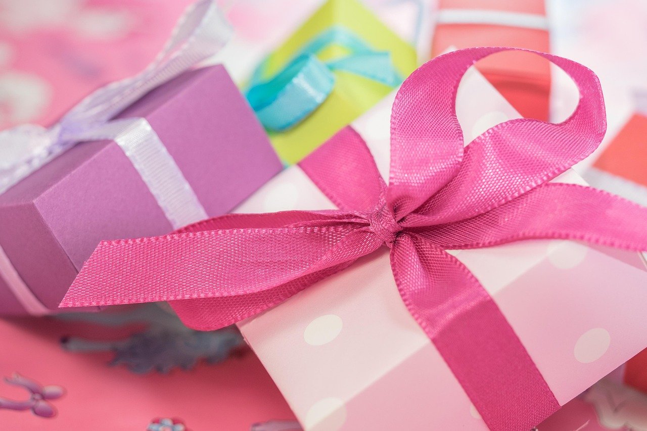 Tarjeta de regalo en Barcelona; 5 Tarjetas Regalo Inolvidables en Barcelona para Sorprender y Disfrutar 5 pink 553149 1280