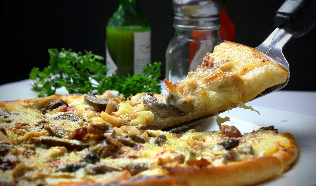 Restaurantes bonitos en Valencia; Descubre 5 Restaurantes Mágicos en Valencia que te Enamorarán al Instante 4 pizza 329523 1280 2
