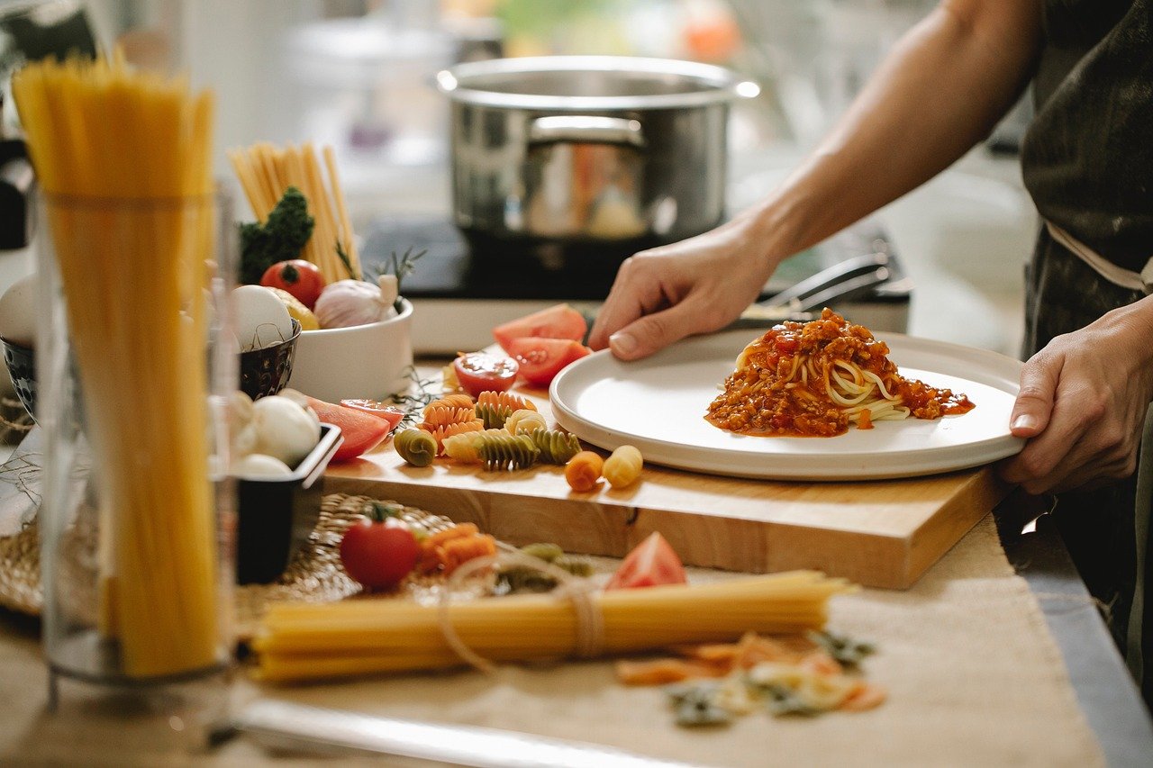 Almuerzo con amigos en Sevilla; 5 Increíbles Lugares para un Almuerzo con Amigos en Sevilla 5 spaghetti 6639970 1280