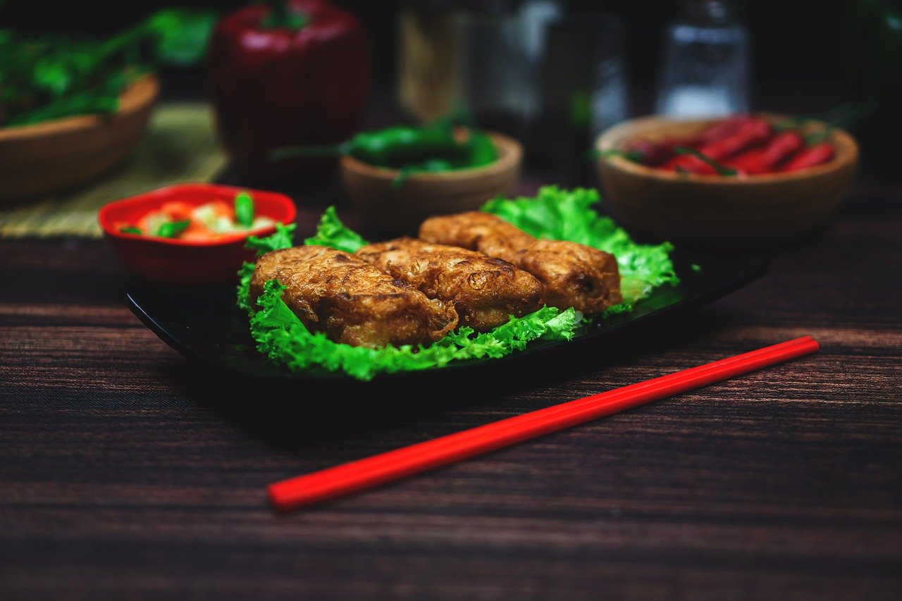 Almuerzo con amigos en Valencia; 5 Exquisitos Lugares para un Almuerzo Inolvidable con Amigos en Valencia 5 spring roll 7622587 1280