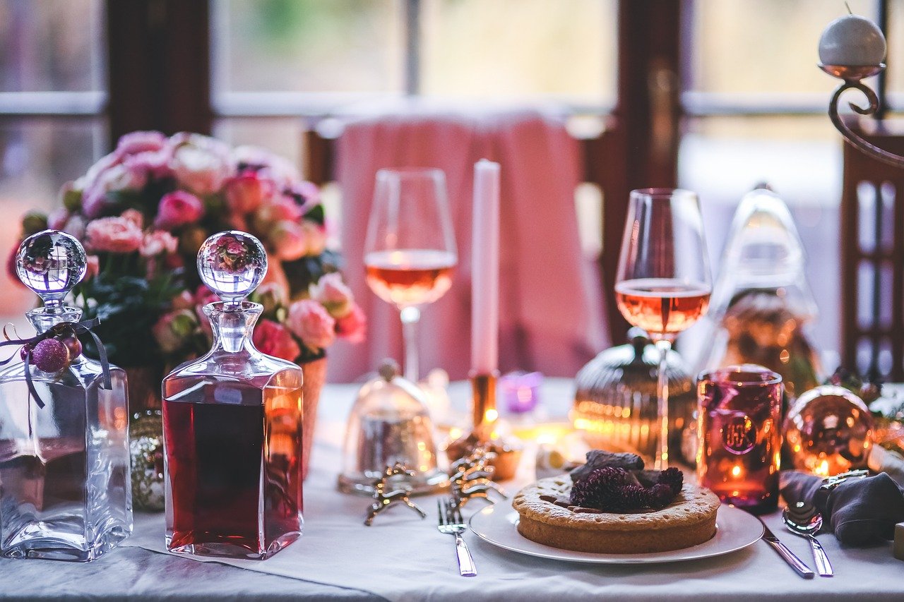 Celebraciones en Barcelona; 5 Ideas Increíbles para Celebrar en Barcelona y Sorprender a Todos 1 table setting 791148 1280