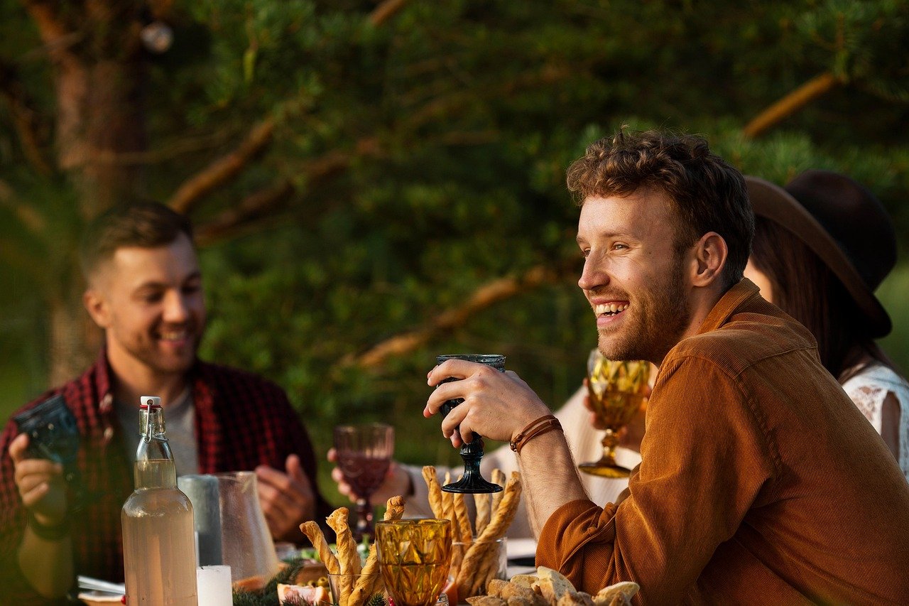 Eventos Corporativos en Madrid; 5 El Plan Más Exclusivo con Wine Gogh 3 family 7727035 1280