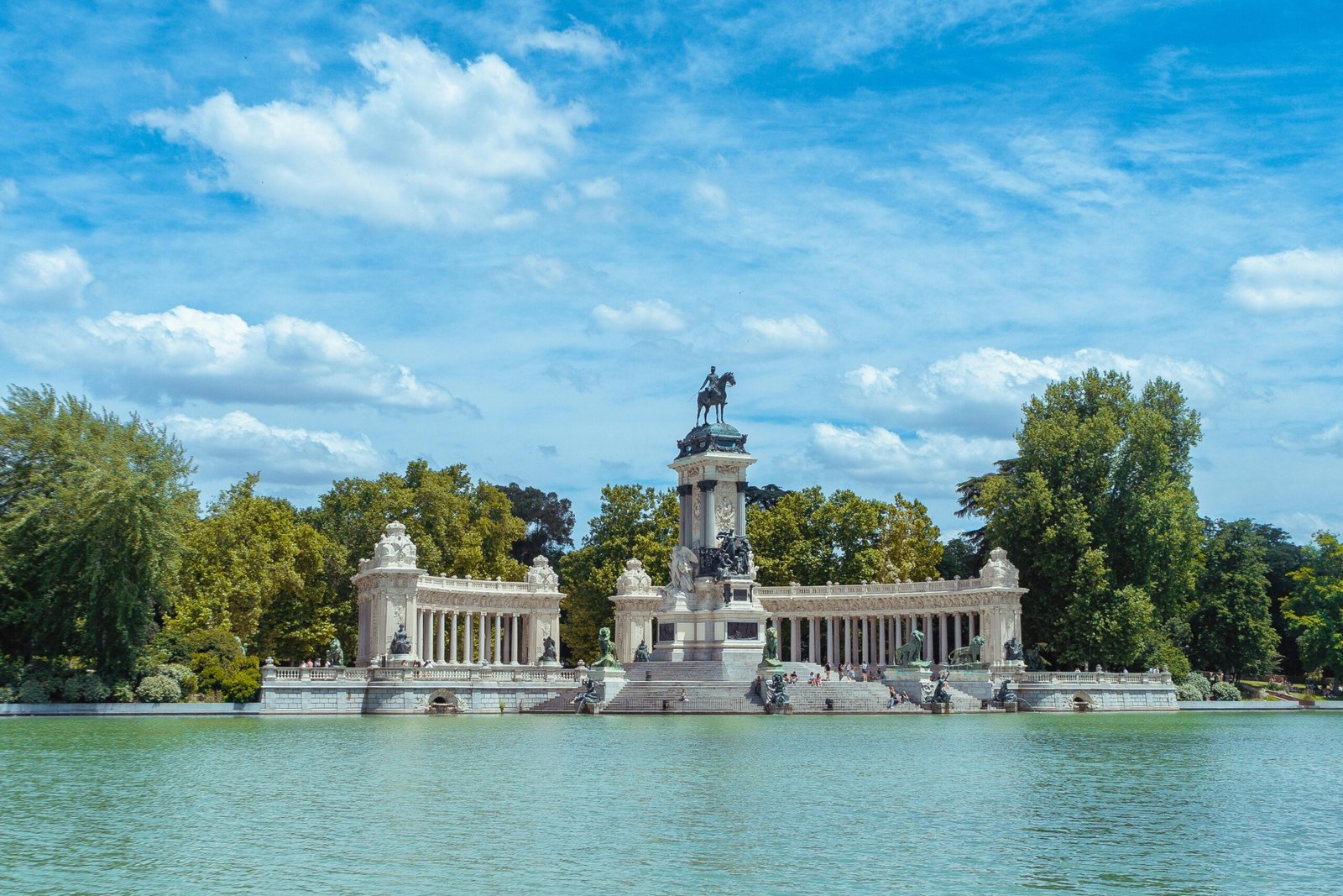 Cosas que Hacer en Madrid: 5 Planes Increíbles para Disfrutar la Capital al Máximo 4 Winegogh