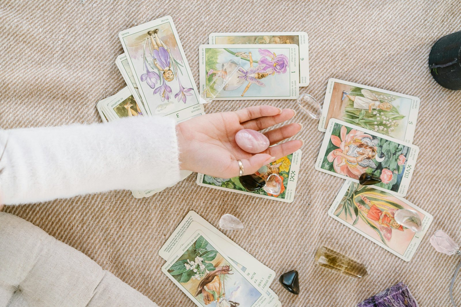 Materiales para Tarot: 1 Guía Completa para Elegir el Mejor para tu Práctica 2 Wine Gogh