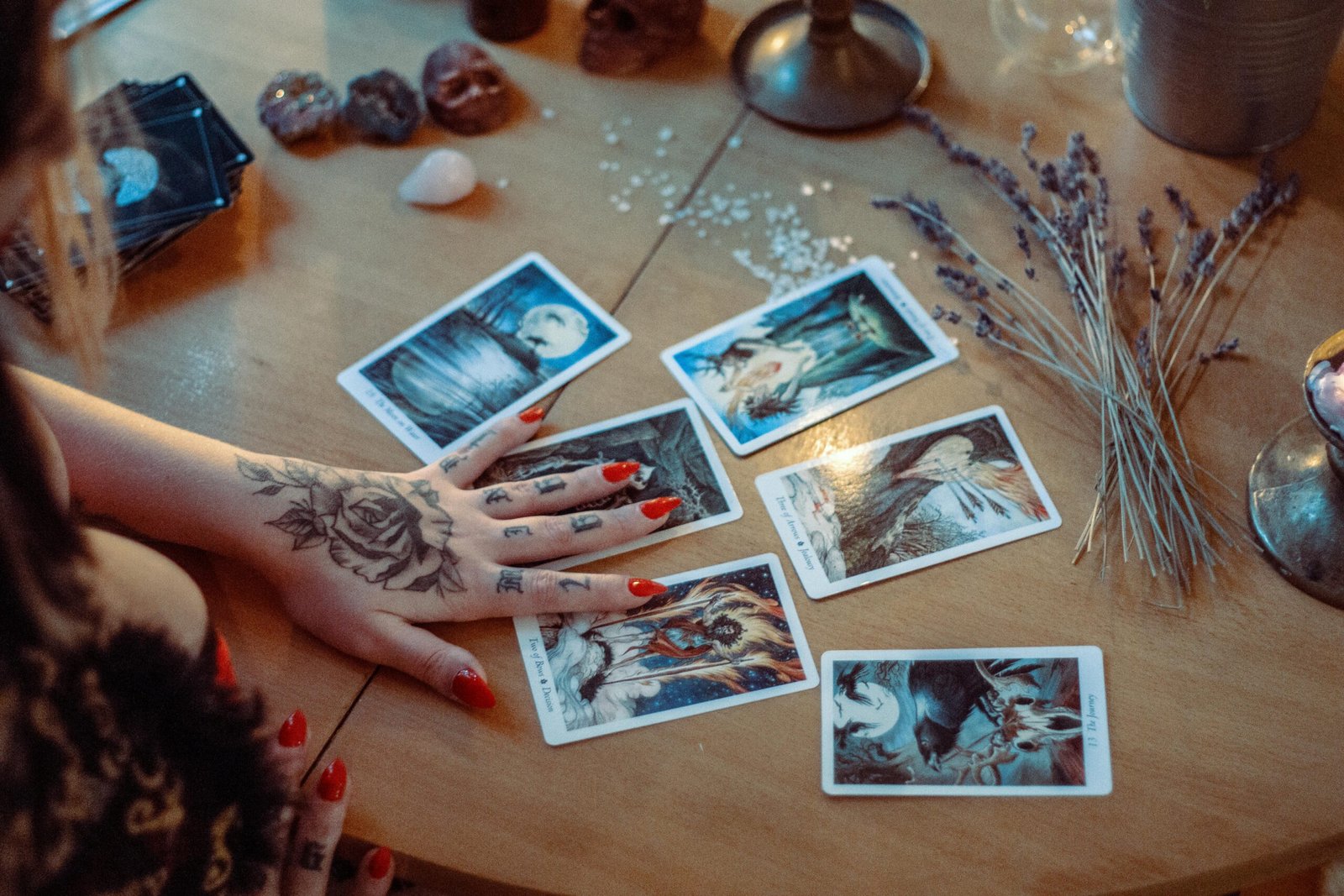 Los Mejores Tarotistas en Málaga: 1 Guía Completa para Encontrar a los Expertos en el Arte del Tarot 4 Wine Gogh