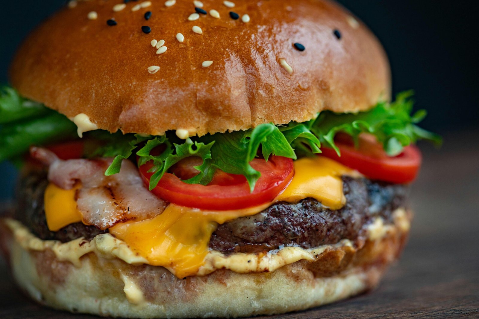 Hamburguesa Cerca de Mí en Málaga: Encuentra las Mejores Opciones para Disfrutar de una Saborosa Hamburguesa en la Costa del Sol 2 Wine Gogh