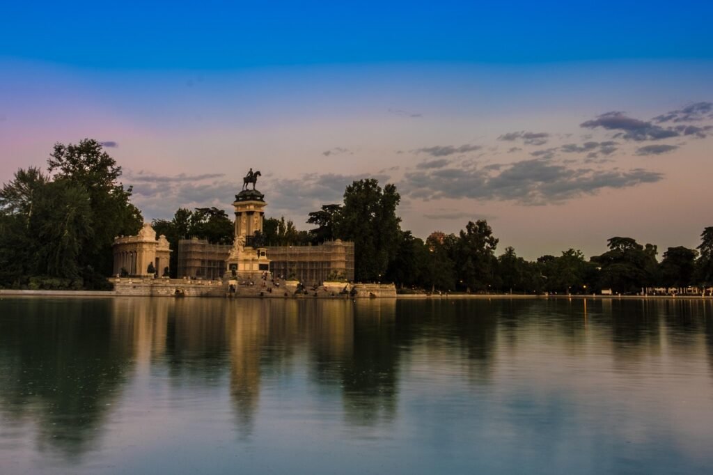 parque de el retiro en madrid