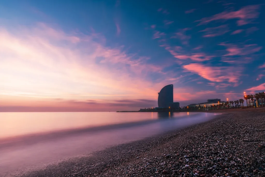 Lugares ideales donde ver el atardecer en Barcelona 9 amanecer playa de barcelona
