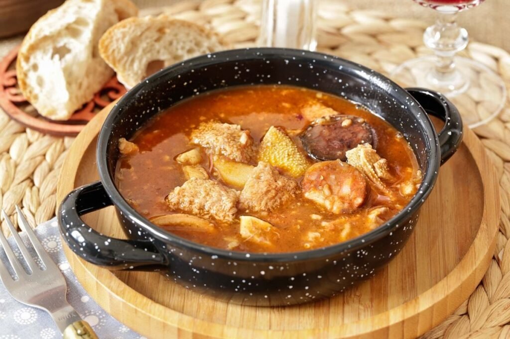 Gastronomía Madrileña: 1 Esencia de Madrid en Cada Bocado 53 callos a la madrilena