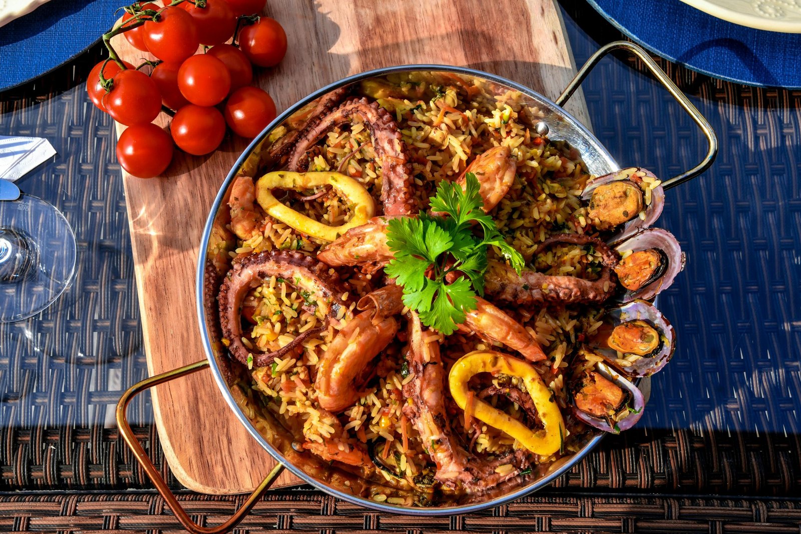 Las 7 Mejores Paella Valencianas para Disfrutar la Auténtica Tradición 1 paella valenciana