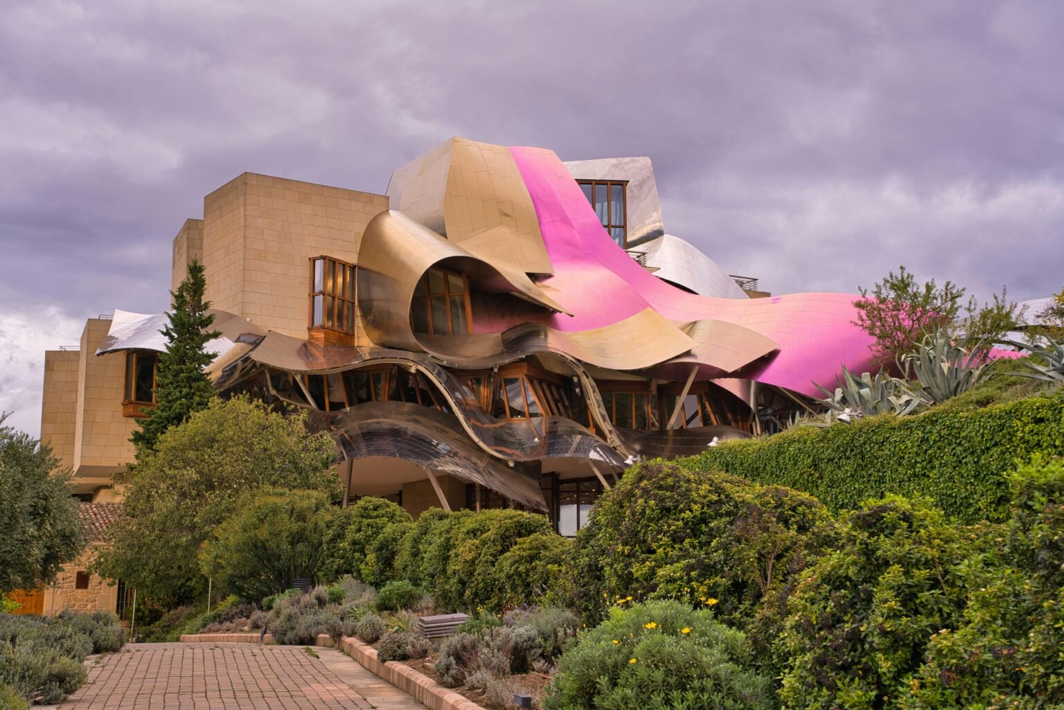 Marqués de Riscal: Historia, Vinos y Experiencia Enoturística en La ...