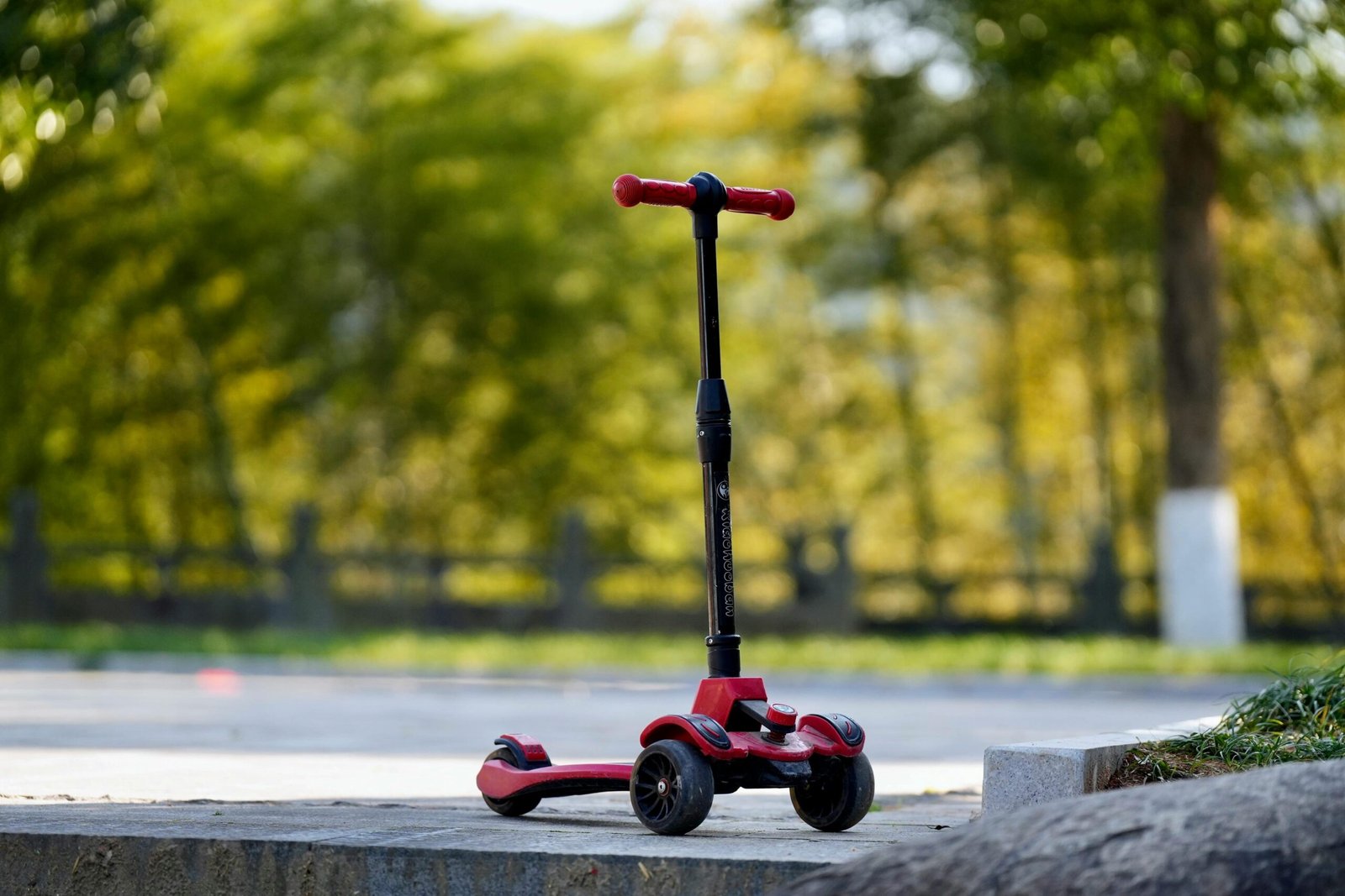 Parque Infantil en Barcelona: 1 Guía Completa para Disfrutar en Familia 2 pexels shaosong sun 503031340 16121234 scaled