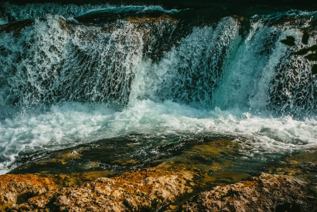 Las Mejores Cascadas en Barcelona: 1 Destino Natural en el Corazón de Cataluña 33 moon moons 40dOs7G c unsplash